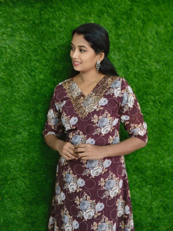 Aari Neck Kurthi